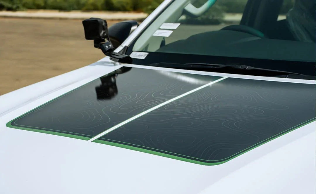 Neo Trail Edition Bonnet Graphics for Toyota Hilux white