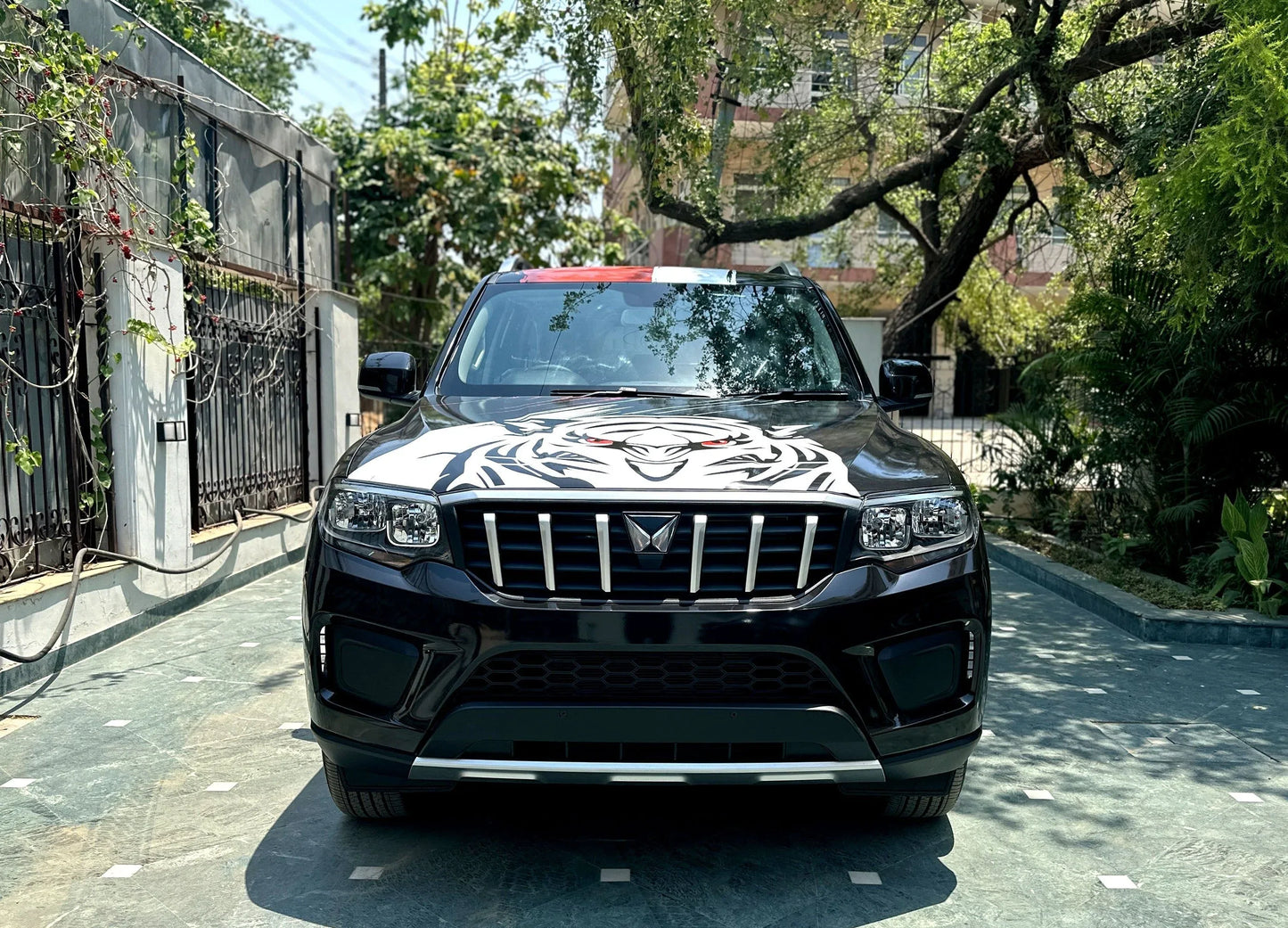 Mahindra scorpio N with Tiger edition graphics by IDE Graphics series