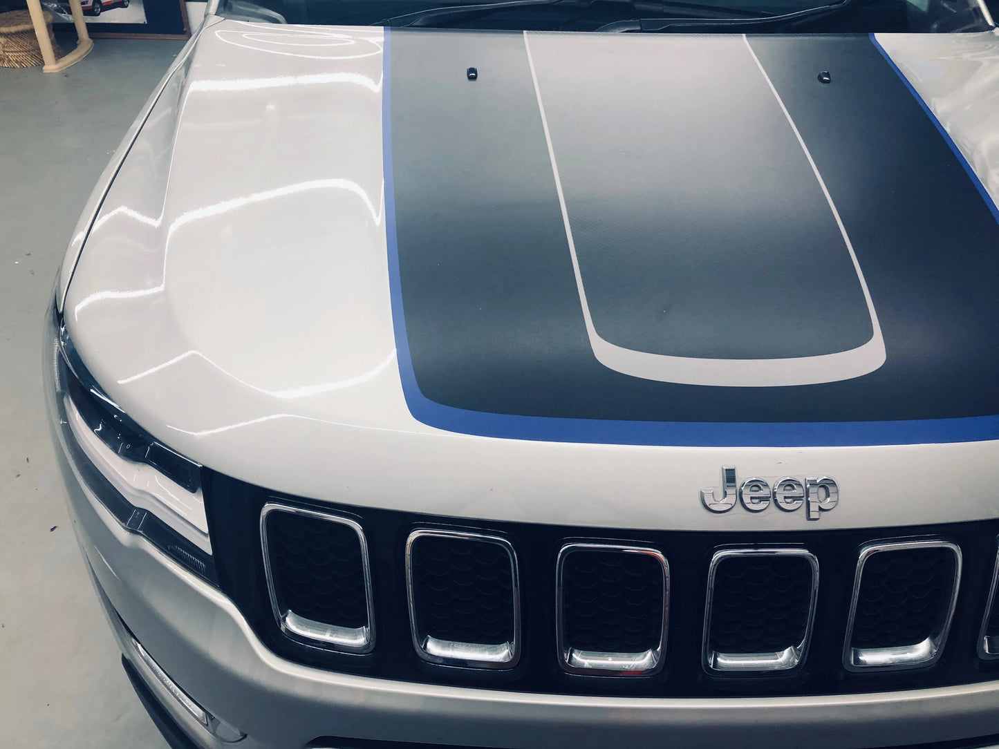 Sports Edition Bonnet Graphics for Jeep Compass silver