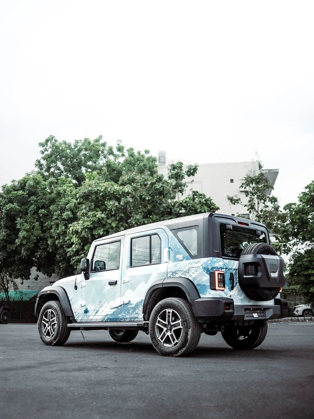 Snowborn Edition Graphics for Mahindra Thar Roxx white